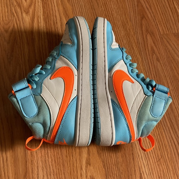 Kids Nike Shoes - Picture 5 of 11